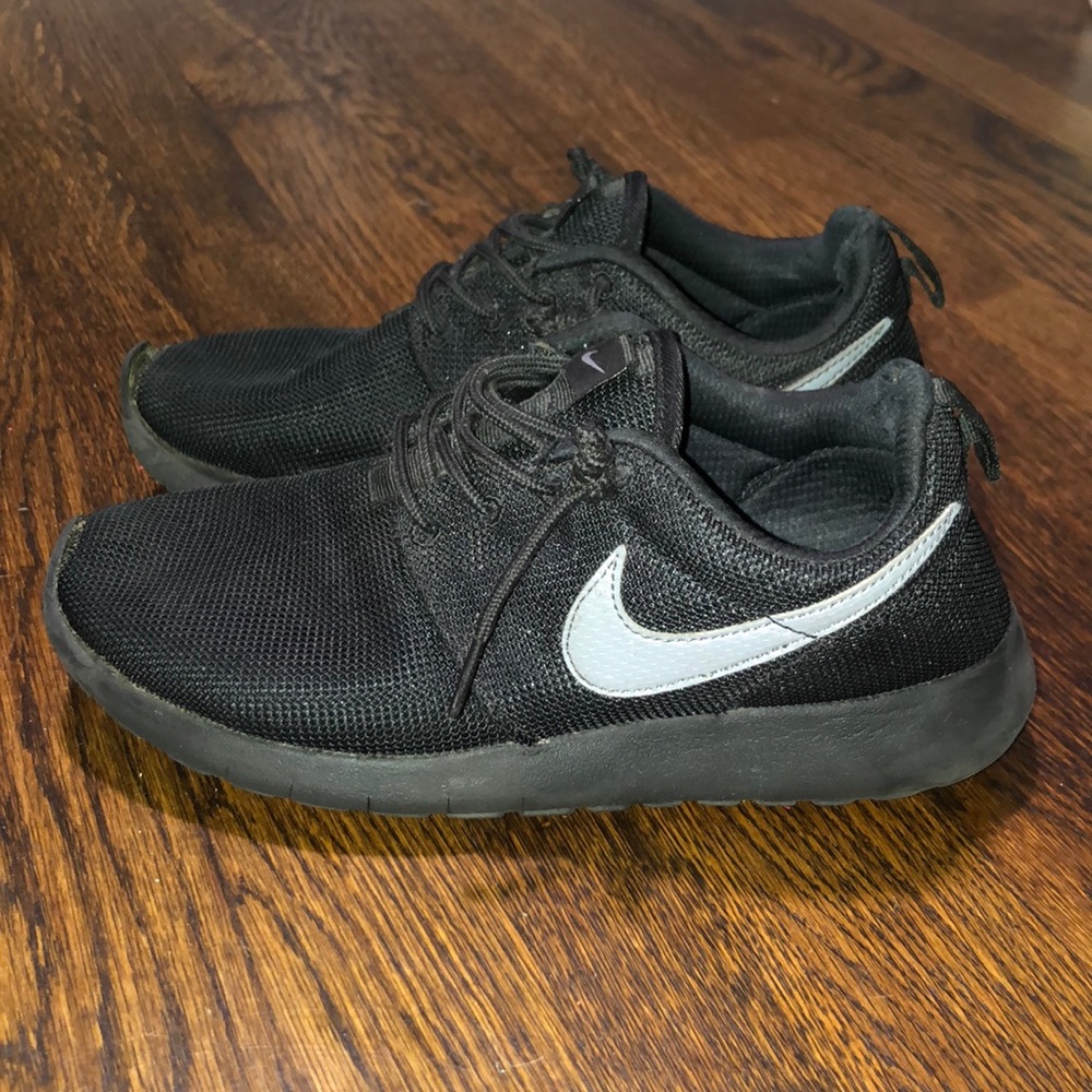Black Roshe One